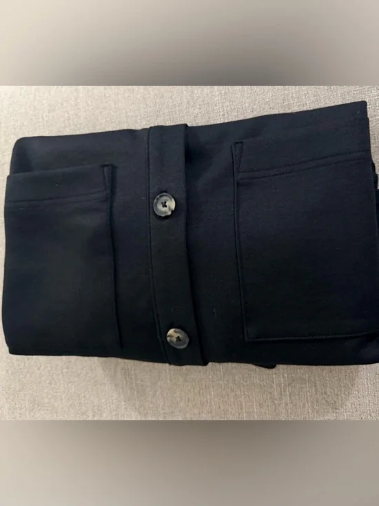 Athleta Allure Shirt Jacket
Womens Crop Long Sleeve Button Front - Picture 14 of 14